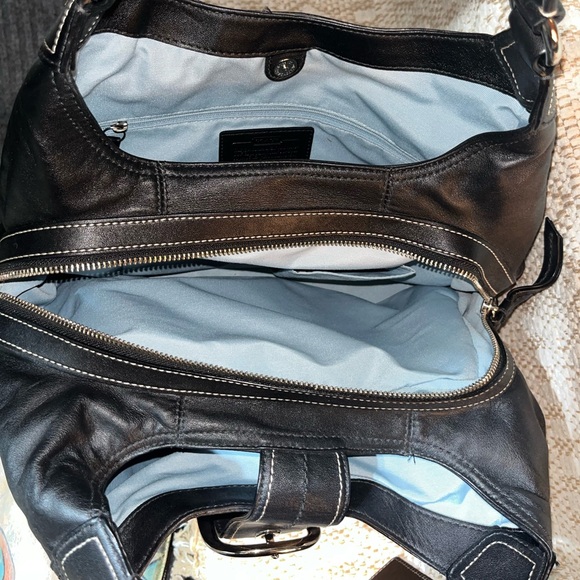 Coach purse - Picture 3 of 4